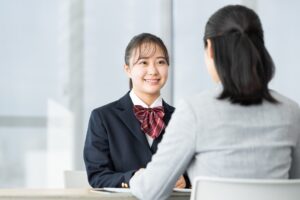 英検面接の服装と持ち物